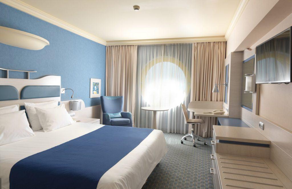 Holiday Inn Athens Attica Av, Airport W. By Ihg Dış mekan fotoğraf