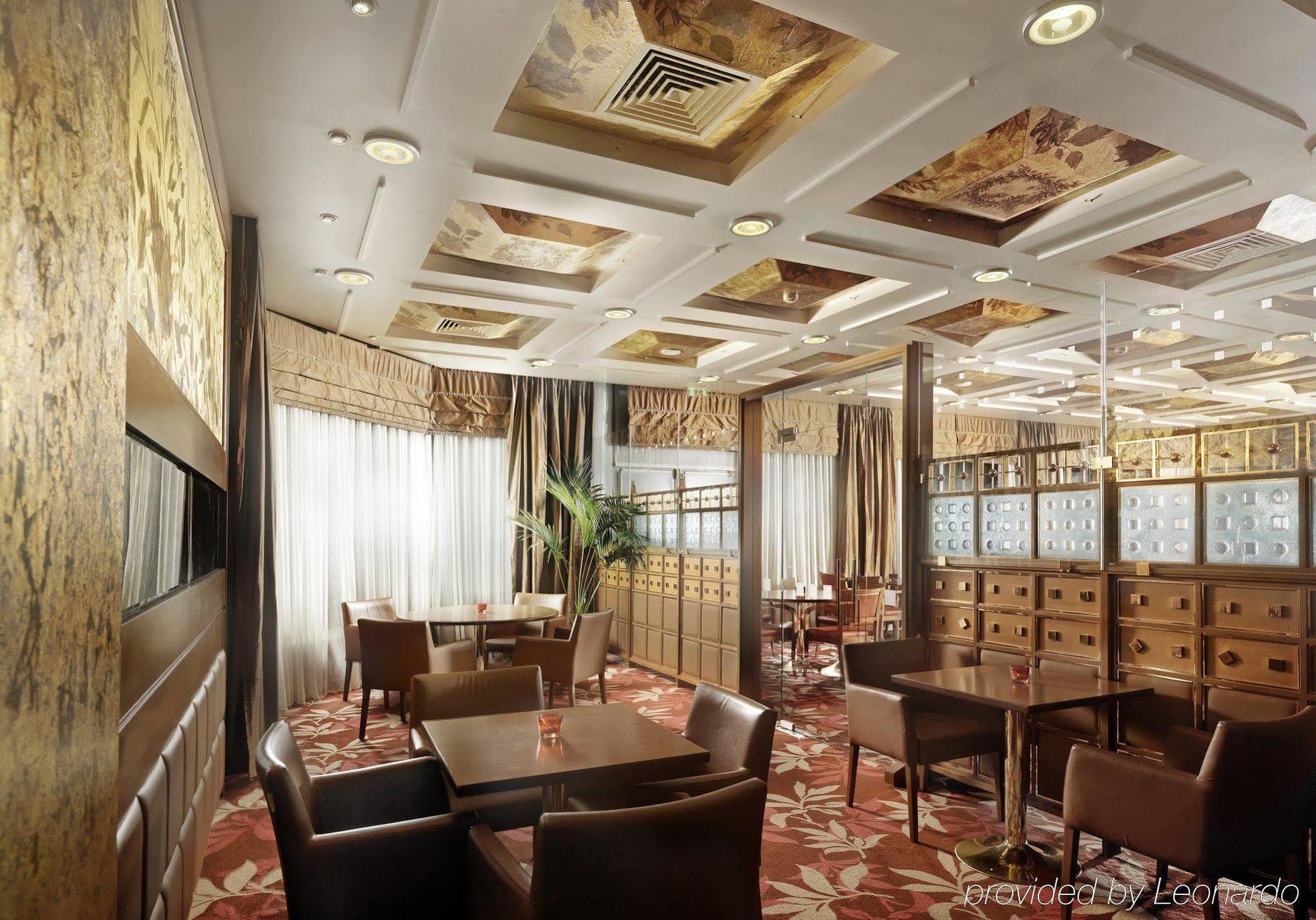 Holiday Inn Athens Attica Av, Airport W. By Ihg Dış mekan fotoğraf